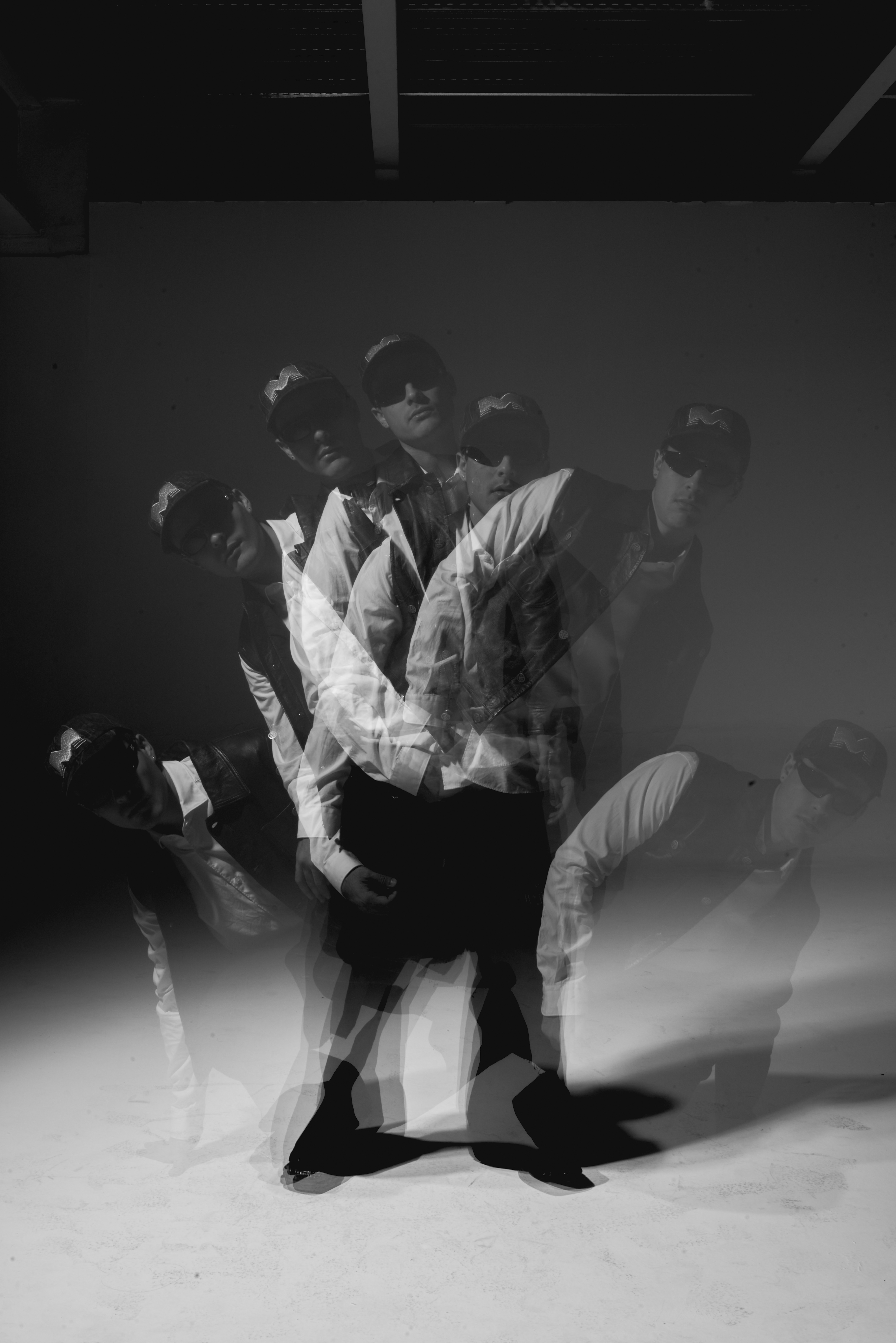 Magna · B&W 02